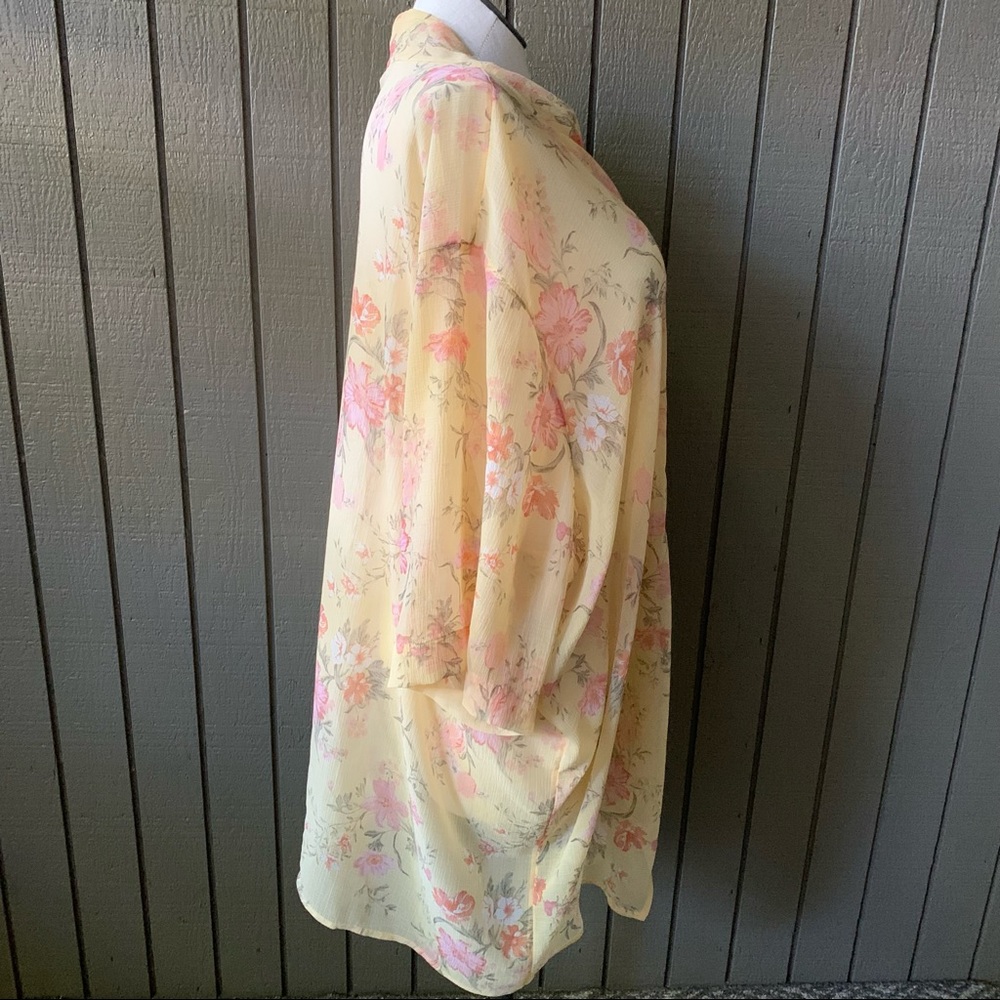 American Eagle Floral Print Over Size Kimono - Picture 6 of 10